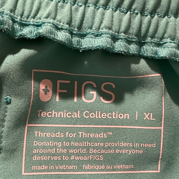 Figs Scrub Set - Picture 7 of 8